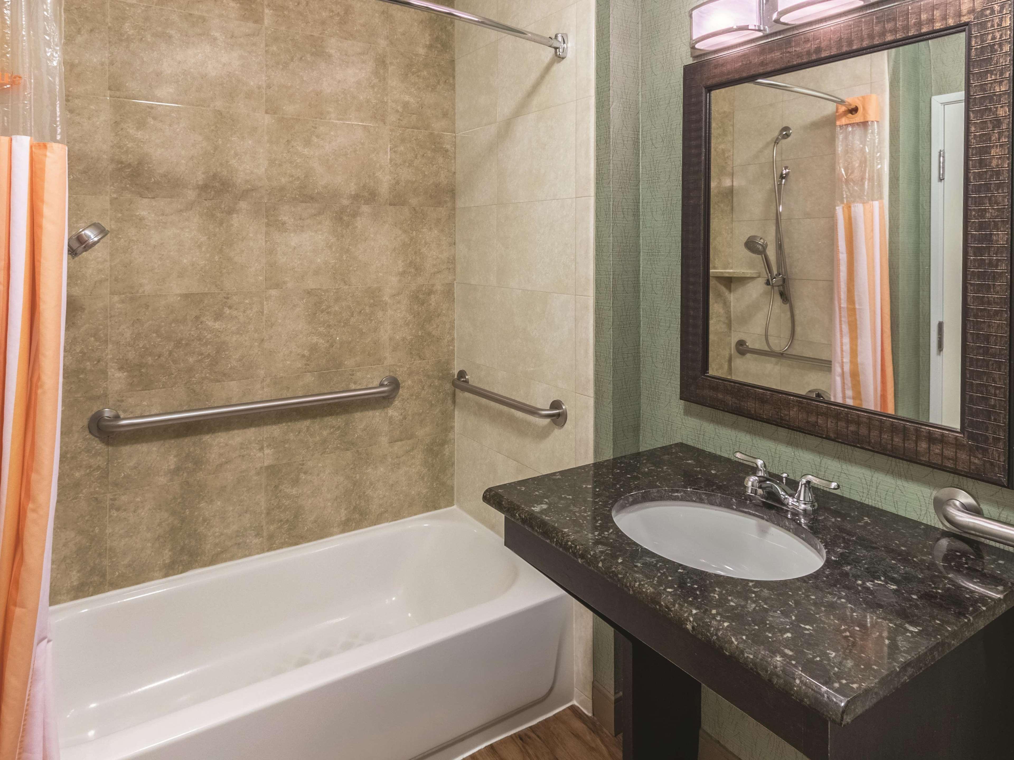 La Quinta By Wyndham Fort Worth - Lake Worth Room photo